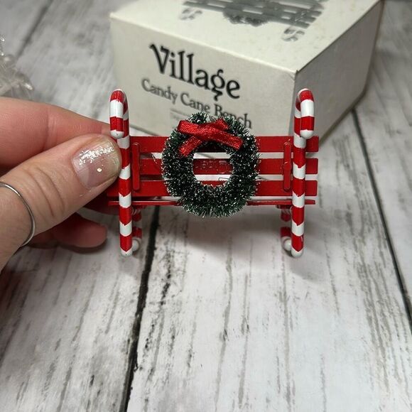 Department 56 Lot of 4 Village Accessories A Busy Elf Candy Cane Bench - Picture 10 of 11